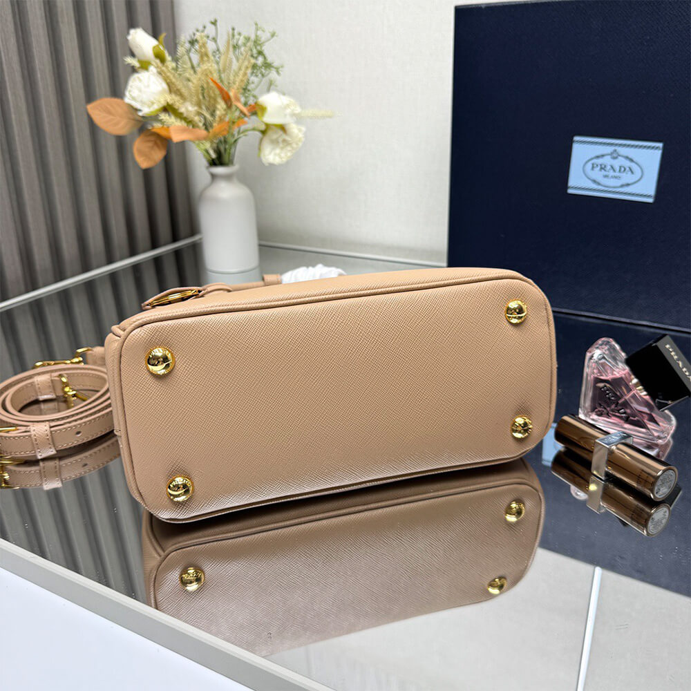 Prada Small Prada Galleria Saffiano leather bag(HIGH-END GRADE)