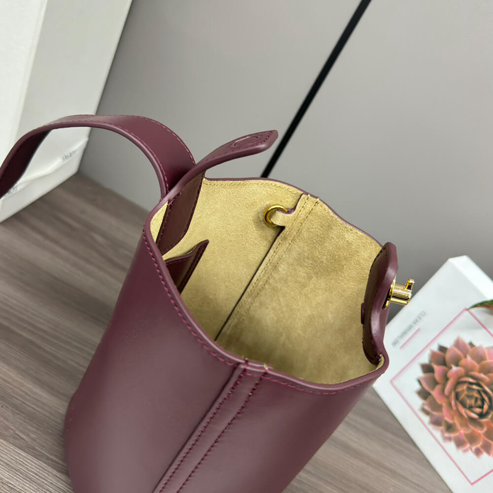 LOEWE Mini Pebble bucket in smooth calfskin(high-end grade)