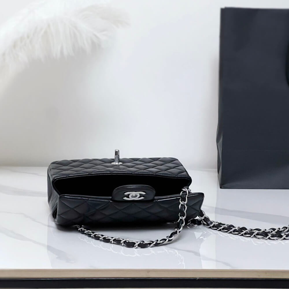 CHANEL MINI FLAP BAG(HIGH-END GRADE)